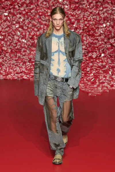 Look 15